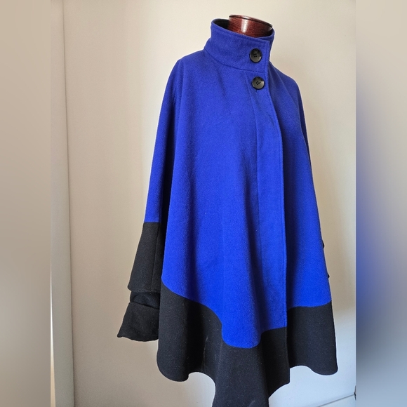 Marcona Electric Blue and Black Women's Sweater Cape With Sleeves. Size X/1X - Picture 2 of 14